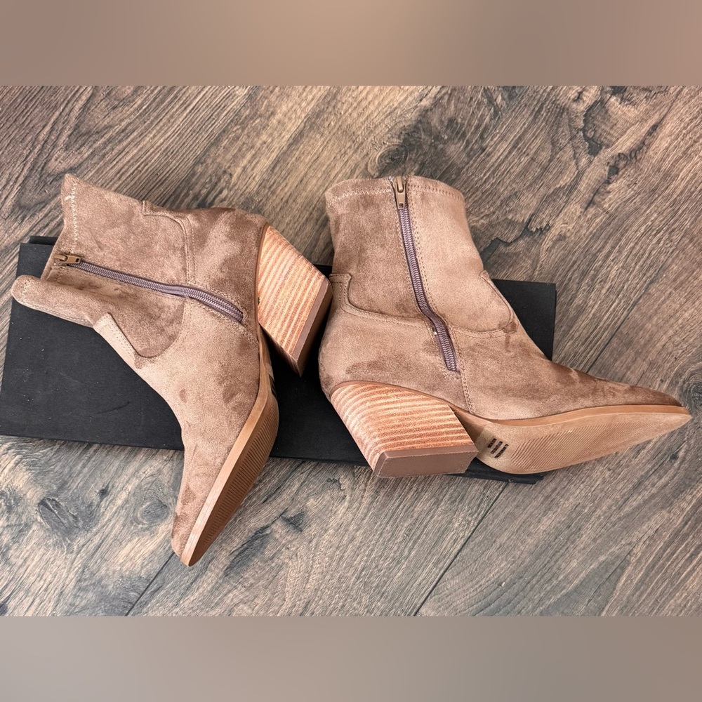 Dolce Vita Women’s Kirbie Taupe Suede Ankle Booties Size 9 - Picture 4 of 11